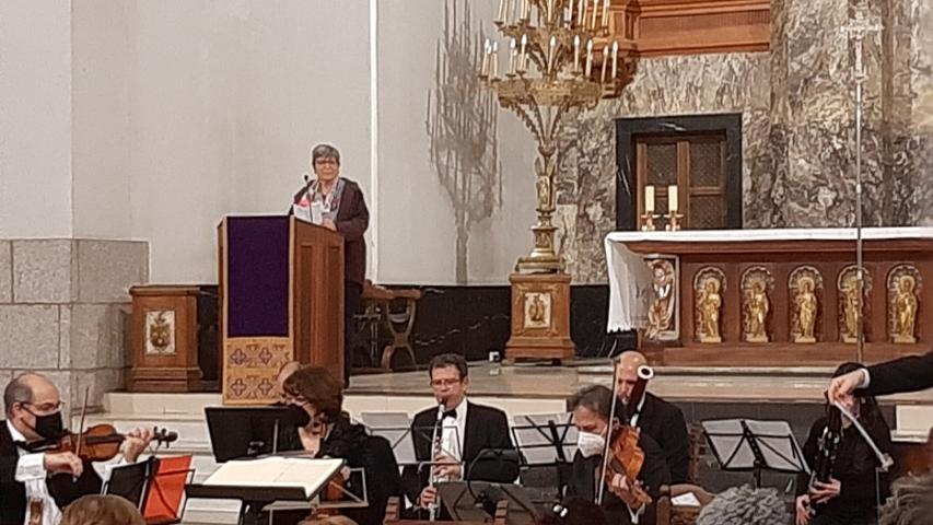 Concierto del coro de San Jerónimo el Real en la Iglesia de Santa Teresa y San José a beneficio de Manos Unidas