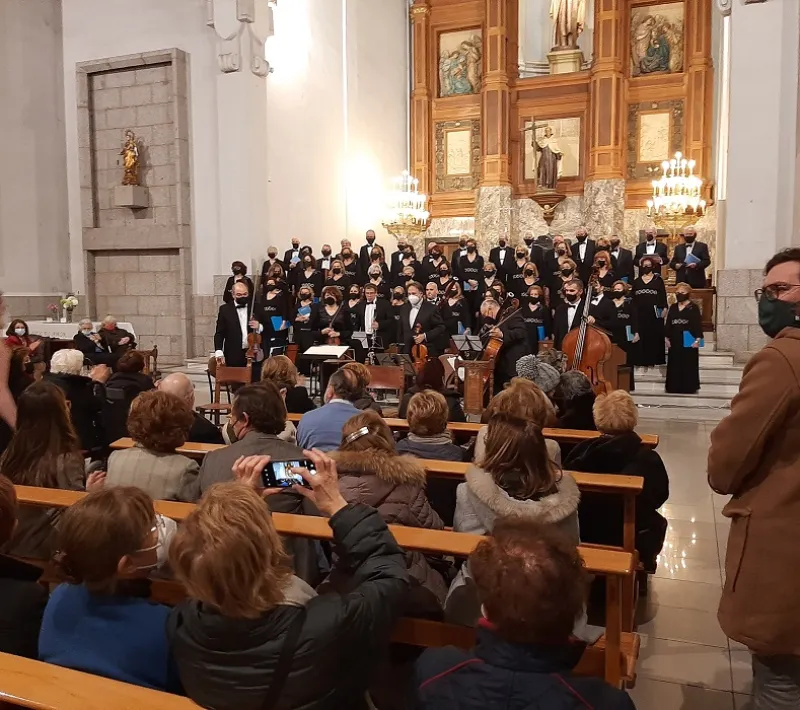 Concierto del coro de San Jerónimo el Real en la Iglesia de Santa Teresa y San José a beneficio de Manos Unidas