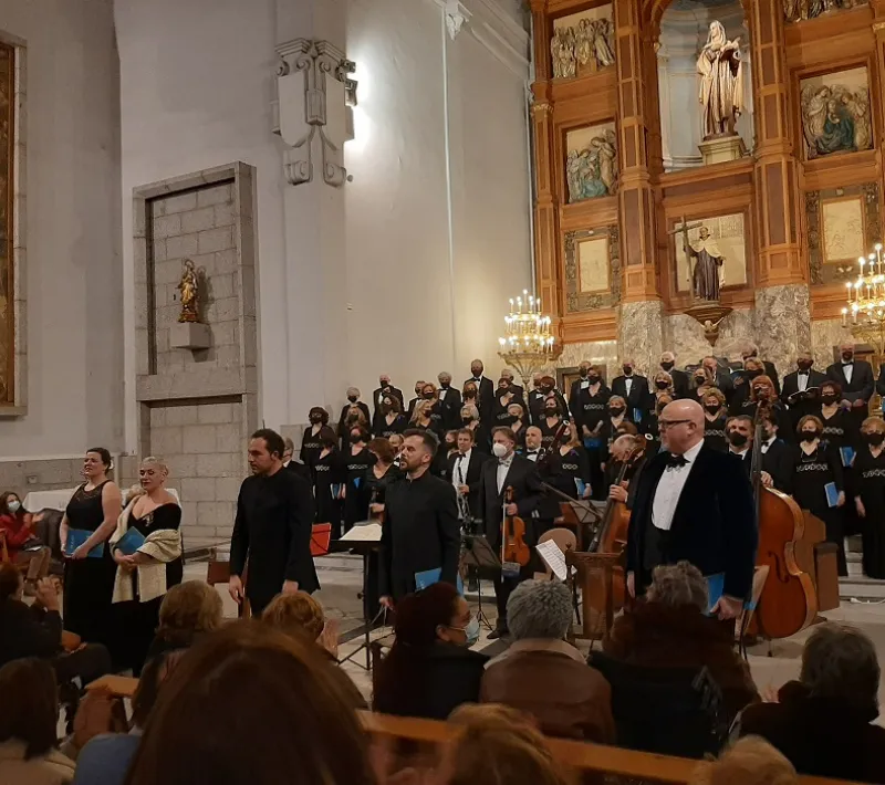 Concierto del coro de San Jerónimo el Real en la Iglesia de Santa Teresa y San José a beneficio de Manos Unidas