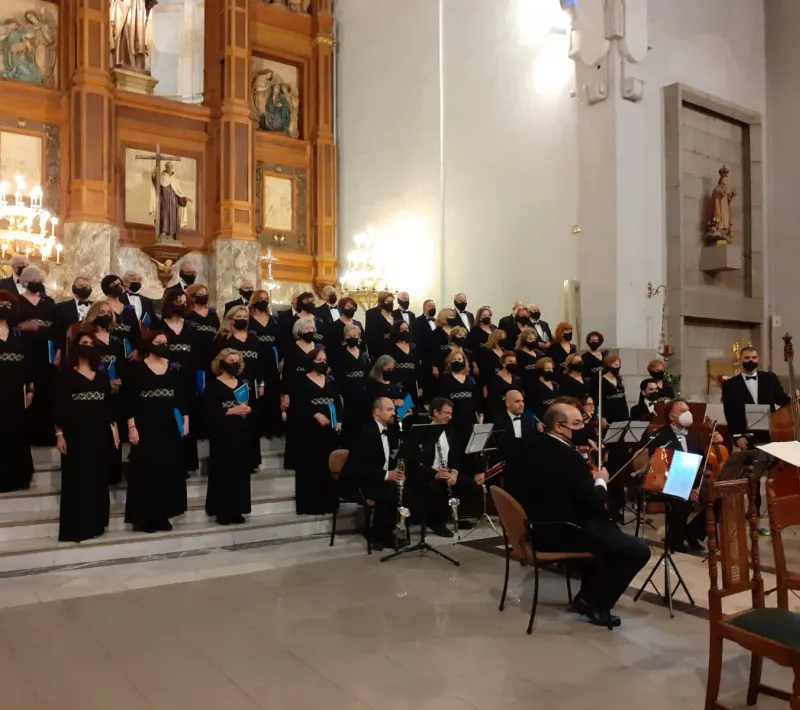 Concierto del coro de San Jerónimo el Real en la Iglesia de Santa Teresa y San José a beneficio de Manos Unidas
