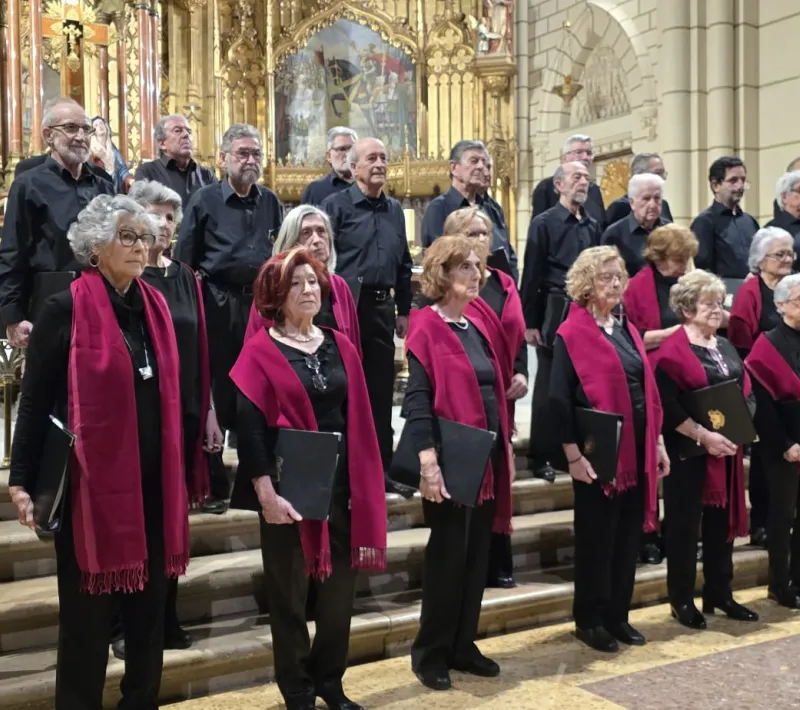 Concierto de la coral Ciudad de los Poetas en la parroquia de la Santa Cruz a favor de Manos Unidas