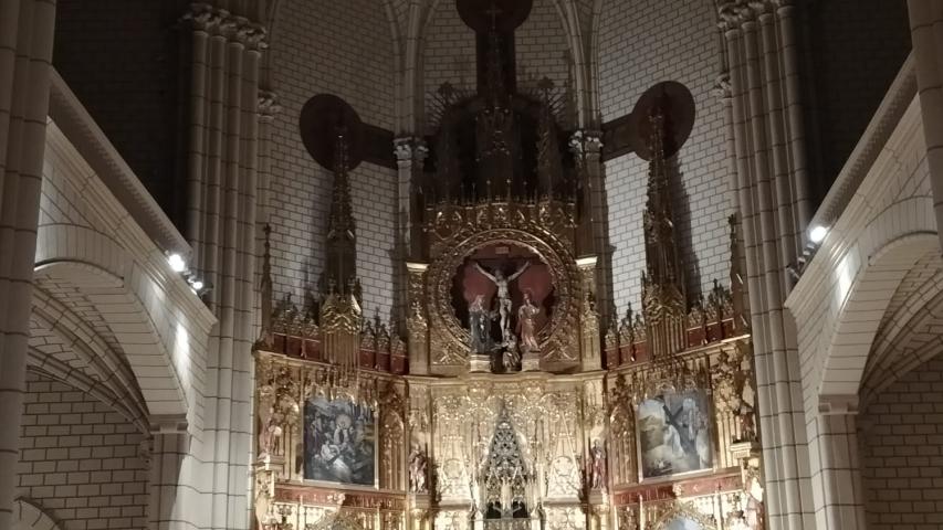 Concierto de la coral Ciudad de los Poetas en la parroquia de la Santa Cruz a favor de Manos Unidas