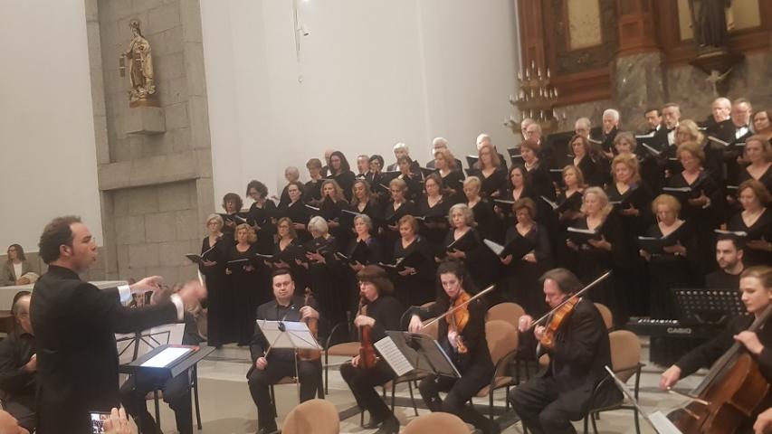 Concierto del coro de San Jerónimo el Real en la Iglesia de Santa Teresa y San José a beneficio de Manos Unidas