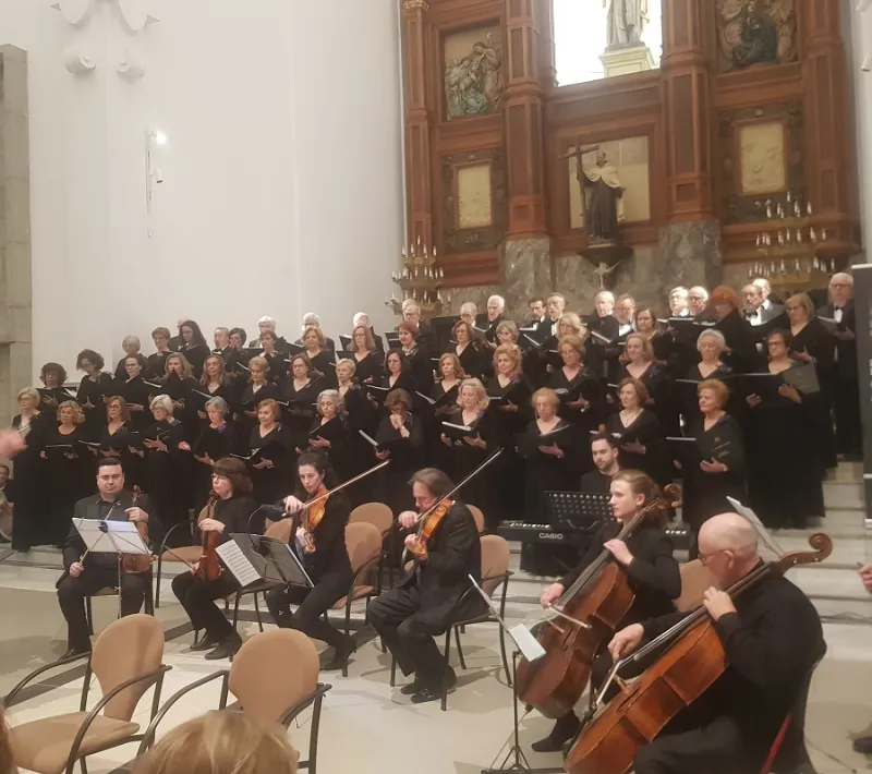 Concierto del coro de San Jerónimo el Real en la Iglesia de Santa Teresa y San José a beneficio de Manos Unidas