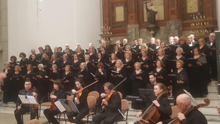 Concierto del coro de San Jerónimo el Real en la Iglesia de Santa Teresa y San José a beneficio de Manos Unidas