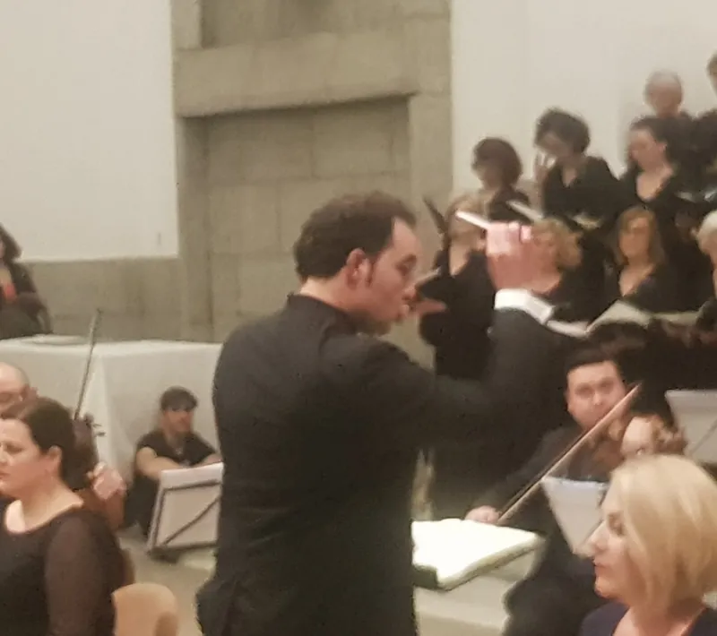 Concierto del coro de San Jerónimo el Real en la Iglesia de Santa Teresa y San José a beneficio de Manos Unidas