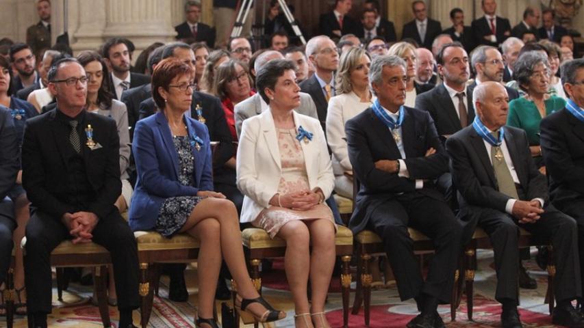 La delegada de Manos Unidas en Ceuta en la entrega de la Orden del Mérito Civil