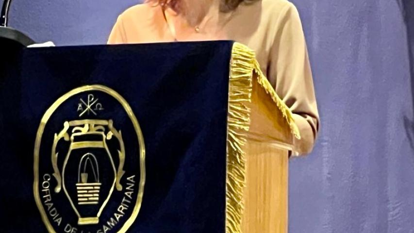 consuelo hablando