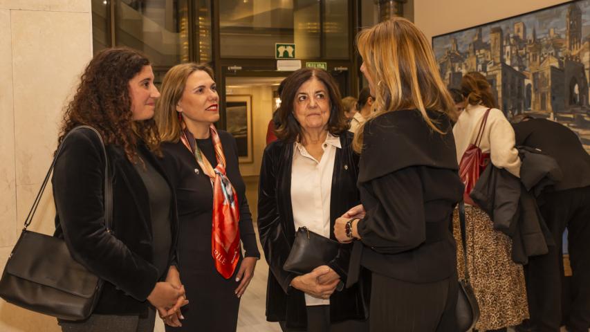 consuelo mdolores garcia.pilar torres y briones