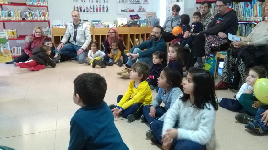 Cuentacuentos en la Biblioteca Xavier Amorós de Reus