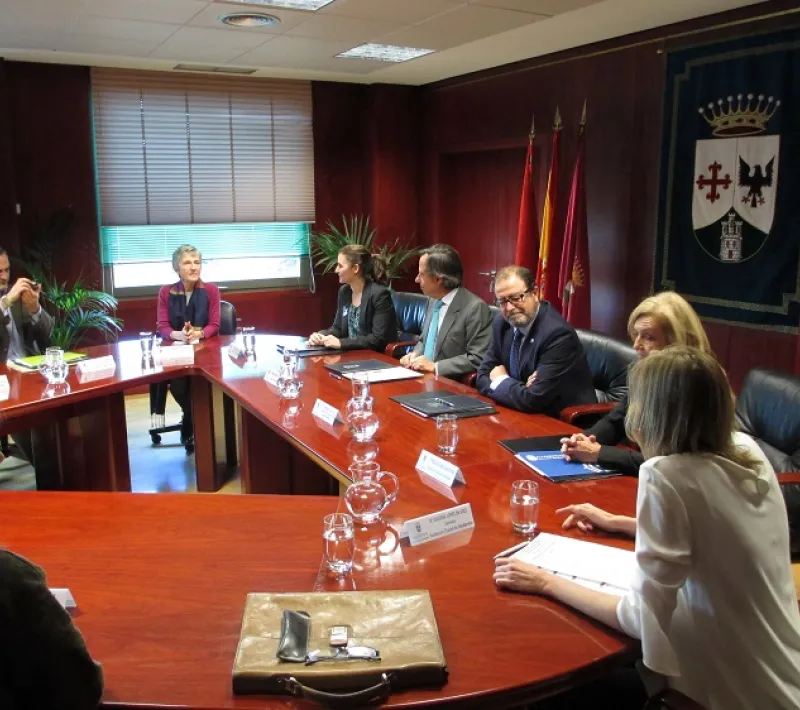 Firma de convenio de Ayto Alcobendas con Manos Unidas Madrid