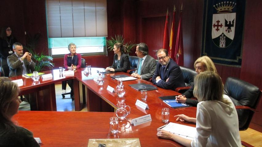 Firma de convenio de Ayto Alcobendas con Manos Unidas Madrid