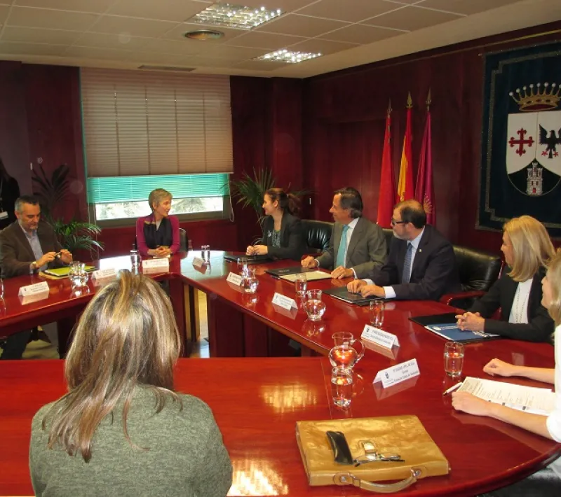 Firma de convenio de Ayto Alcobendas con Manos Unidas Madrid