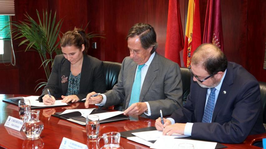 Firma de convenio de Ayto Alcobendas con Manos Unidas Madrid