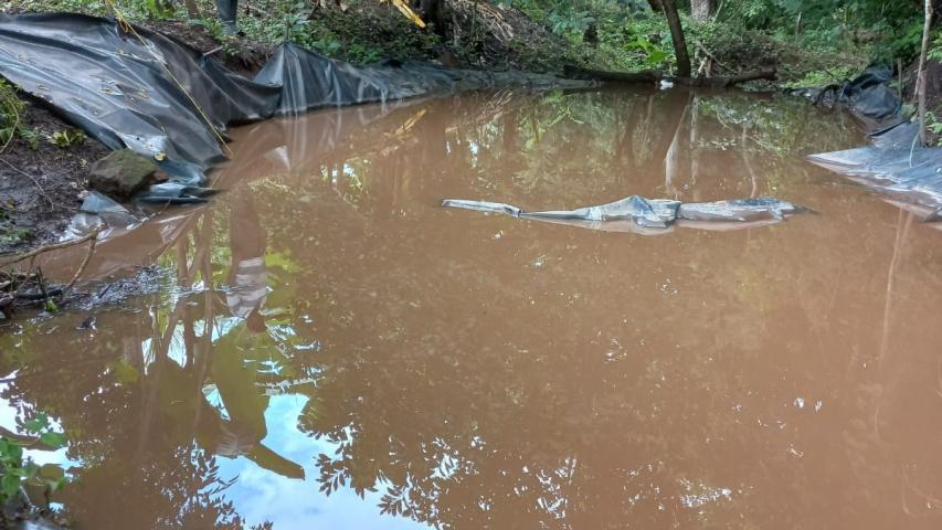 cosechadora de agua con plastico
