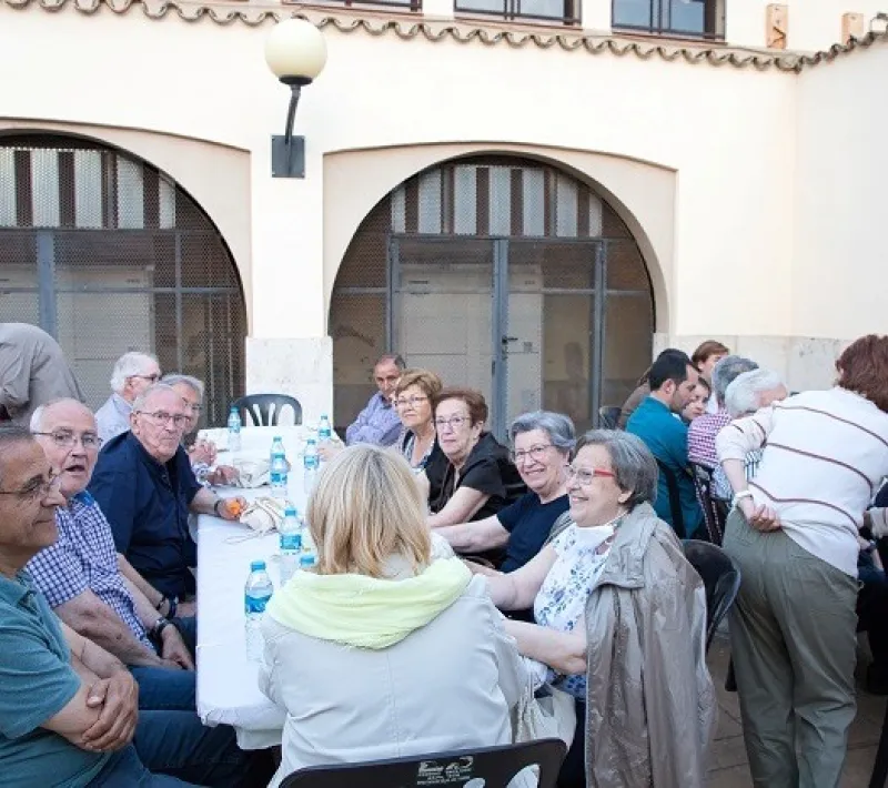 Cena solidaria en la comarcal de Sagunto de Manos Unidas Valencia.
