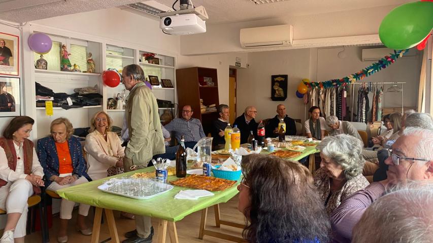 Esperando la despedida de Pilar tras 6 años de delegada de Manos Unidas Madrid