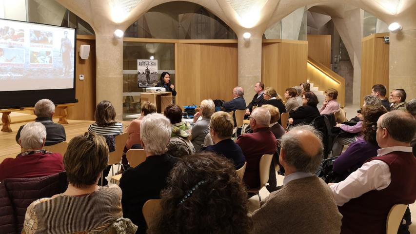 Diana Torres dando su testimonio vital