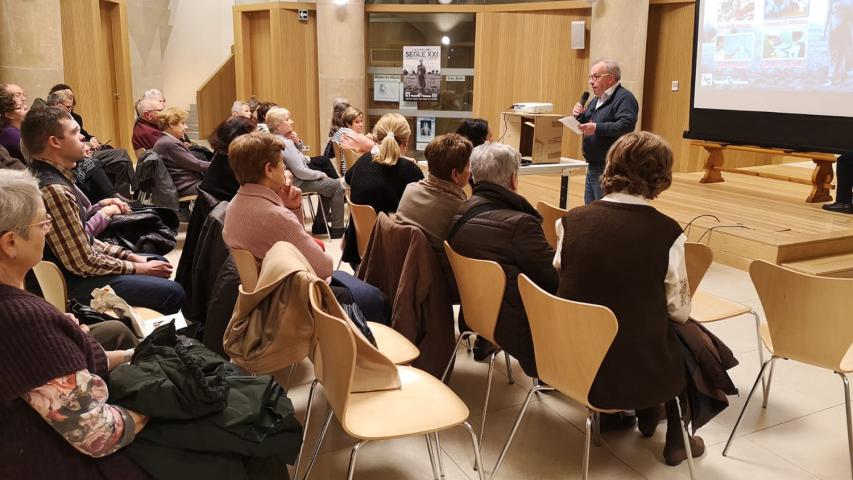 Joan Martí agradece su presencia a los asistentes al acto