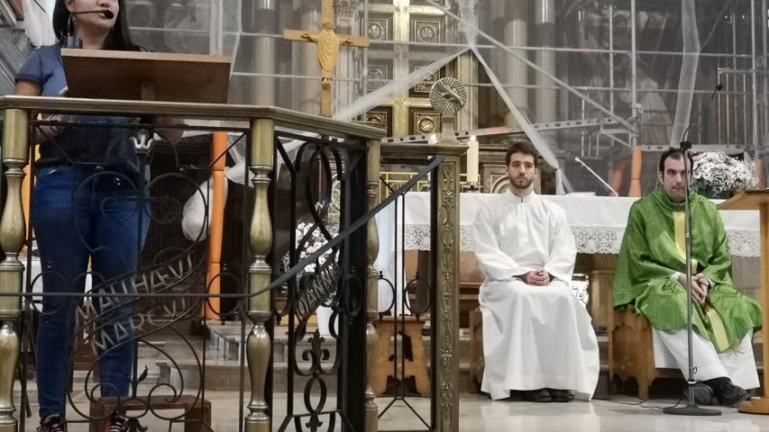 Diana Torres, en el púlpito de la Parroquia de Sant Vicenç de Sarrià