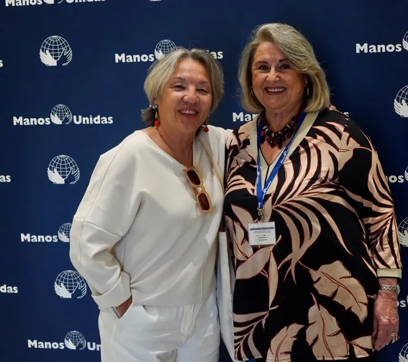 Guadalupe Bohorques, de la Universidad Europea de Valencia y Ana Ruiz, de Manos Unidas Valencia.