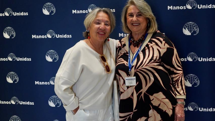 Guadalupe Bohorques, de la Universidad Europea de Valencia y Ana Ruiz, de Manos Unidas Valencia.