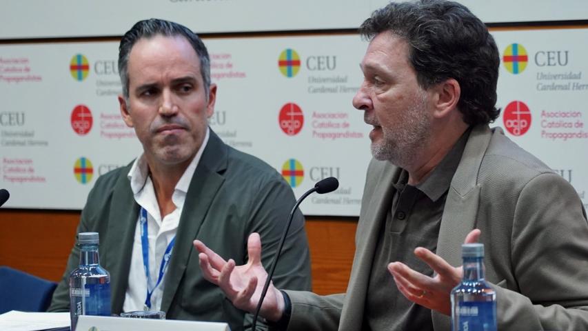 Álvaro Cabrera, moderador del Foro y Roberto Ballester, de Felidarity.