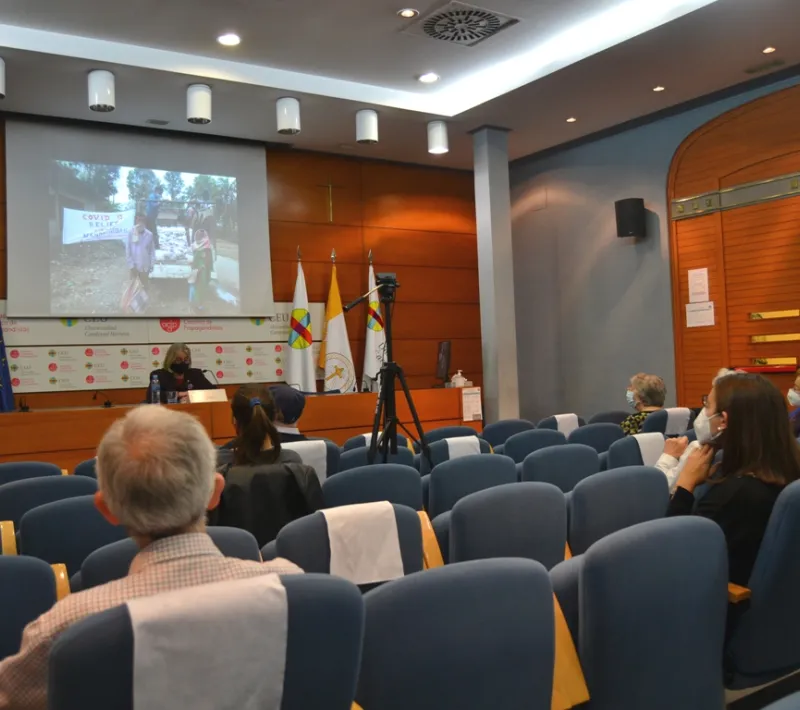 Presentación de la exposición "24 horas en la vida de una mujer en India".