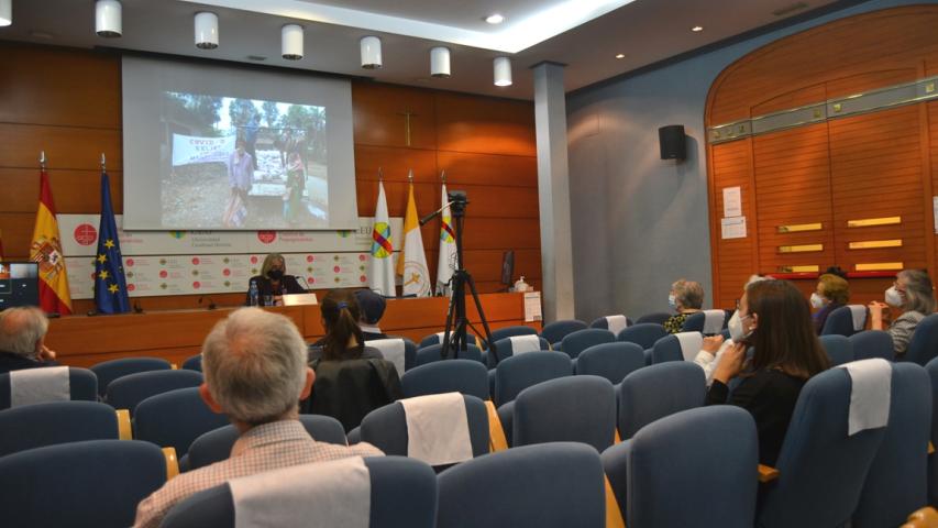 Presentación de la exposición "24 horas en la vida de una mujer en India".