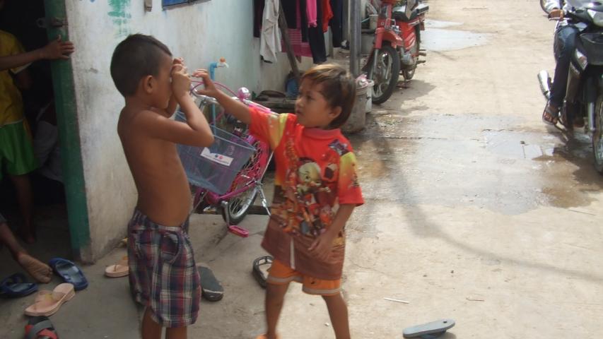 Niños del Basurero de Akouedo en Costa de Marfil