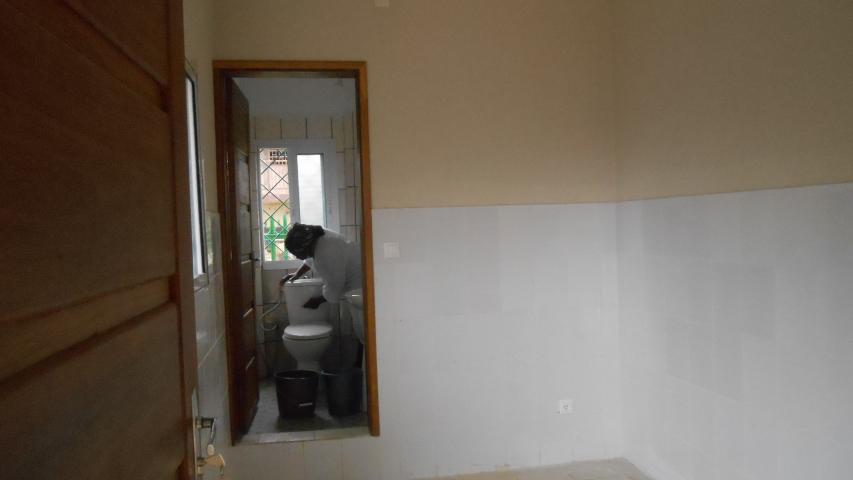 Atención sanitaria de calidad para una barriada pobre en Camerún. Manos Unidas Valencia
