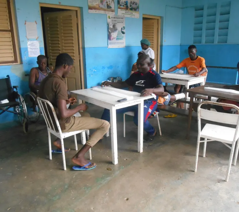 Atención sanitaria de calidad para una barriada pobre en Camerún. Manos Unidas Valencia