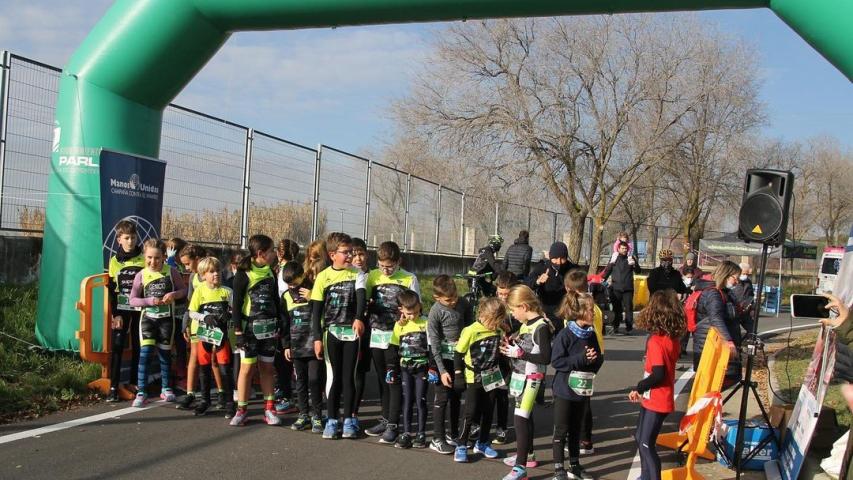 duatlon solidario parla salida peques
