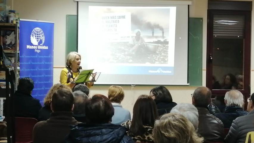 Ana Ruiz Ruiz, presidenta delegada de Manos Unidas Valencia explicó la campaña "Quien más sufre el maltrato al planeta no eres tú"
