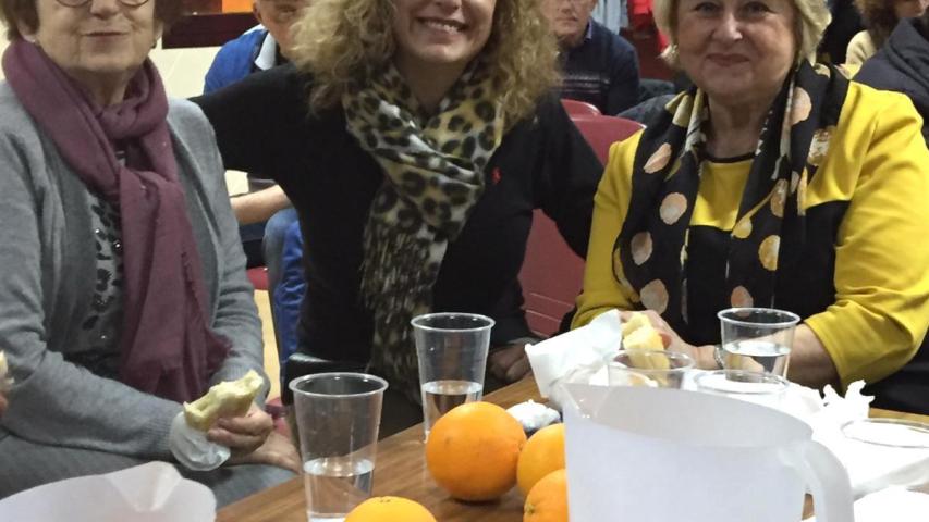 Ana Ruiz Ruiz, delegada de Manos Unidas Valencia junto con las compañeras de Pego.