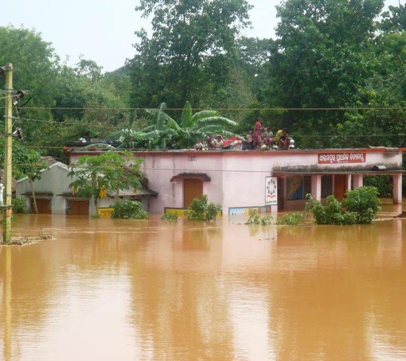 emergencia ciclon india
