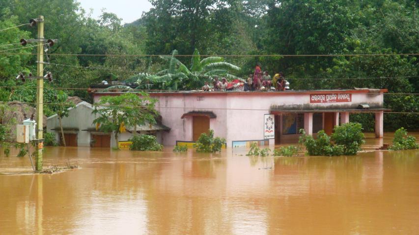 emergencia ciclon india