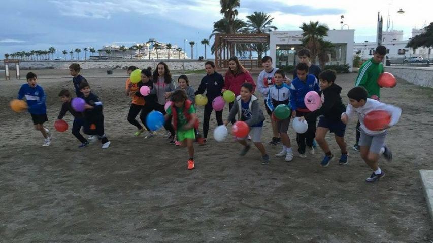 en el club mediterraneo se enciende la llama con manos unidas1