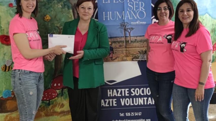 entrega dinero bocadillo solidario j castillo 2024