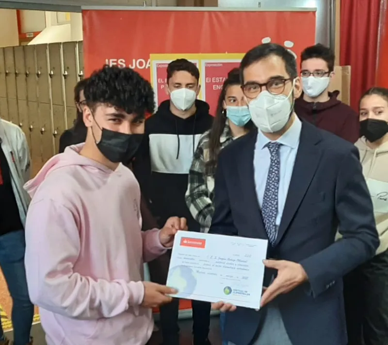 Entrega 1er premio Clipmetrajes MU 2020 al  Colegio Joaquín Rodrigo de Madrid
