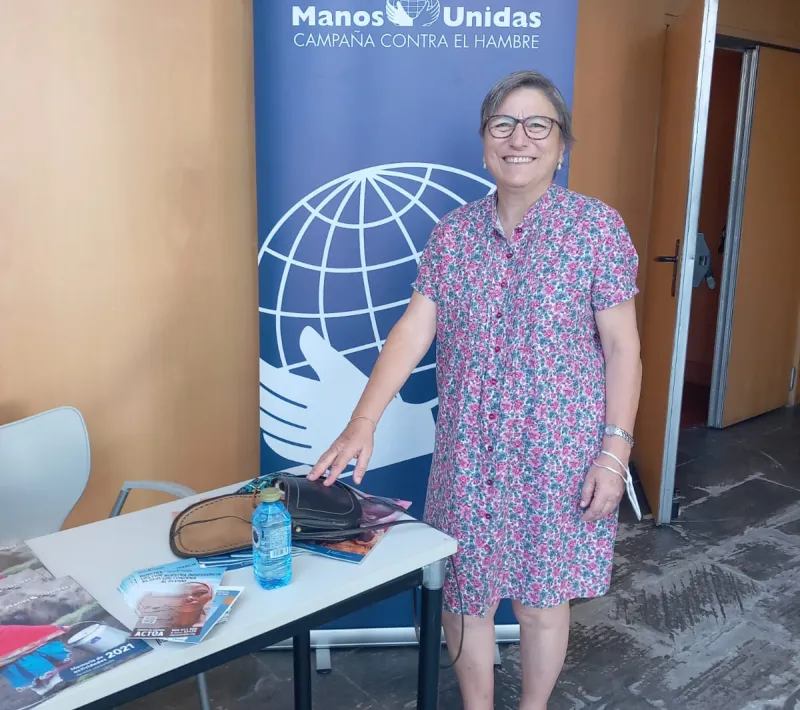 Nuestra delegada en el espectáculo de Papel y Pluma 2022 en Alcobendas a beneficio de Manos Unidas