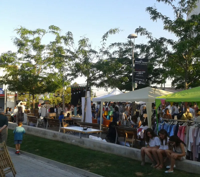 Hubo gran cantidad de movimiento en la zona de tiendas de artesanía