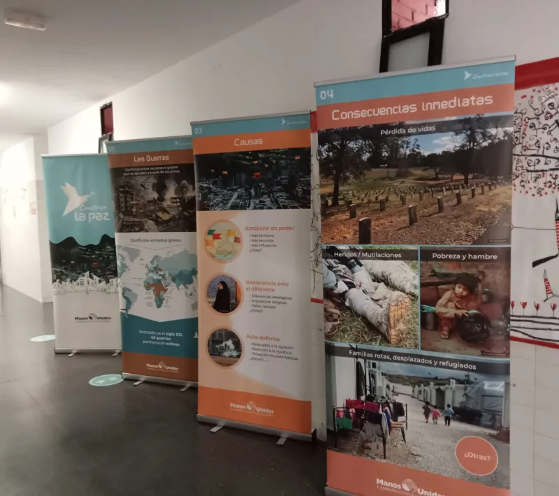 Exposición Construir la Paz de Manos Unidas Madrid en el colegio República del Brasil