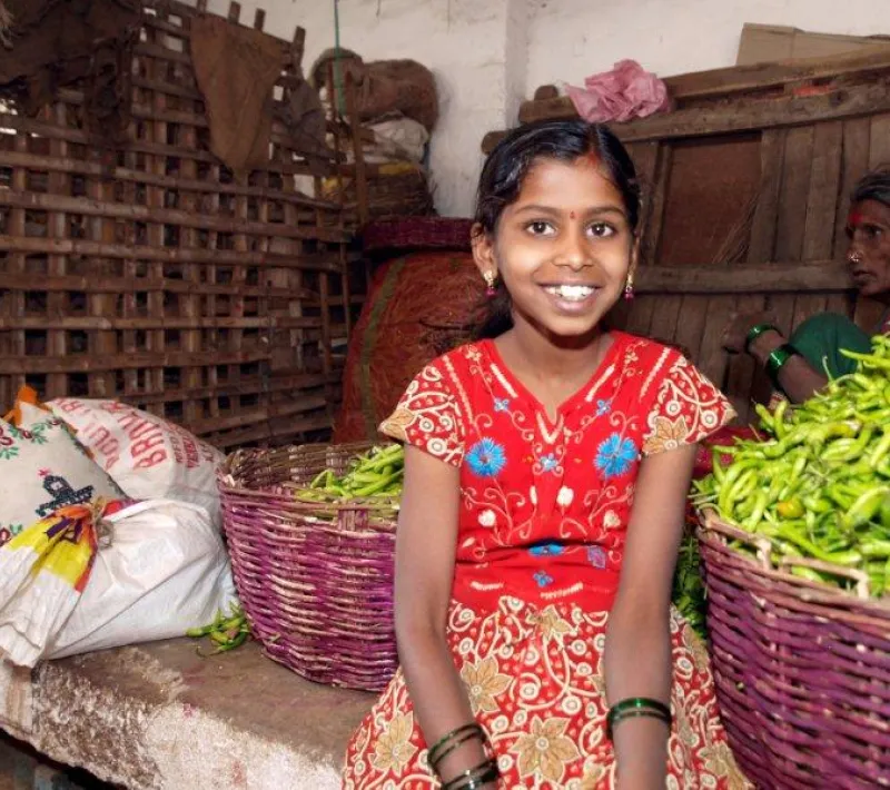 Exposición de fotografía "24 horas en la vida de una mujer en India", de Javier Cuadrado. En Manos Unidas Valencia