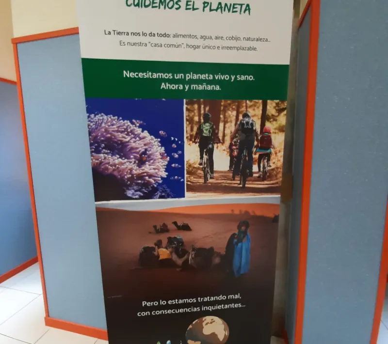 Exposición "Cuidemos el Planeta" en el CP Sierra Oeste de Sta. María de la Alameda (Madrid)