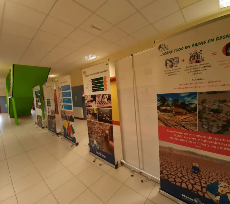 Exposición "Cuidemos el Planeta" en el CP Sierra Oeste de Sta. María de la Alameda (Madrid)