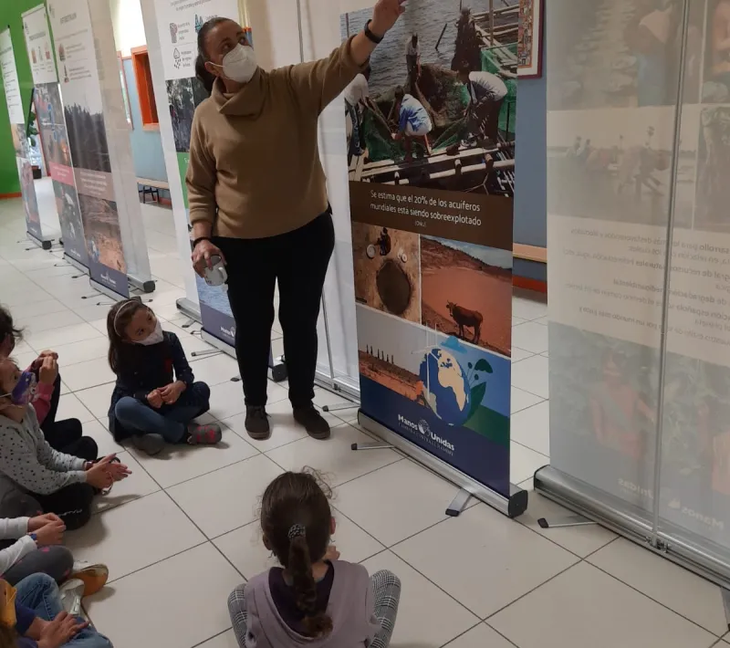 Exposición "Cuidemos el Planeta" en el CP Sierra Oeste de Sta. María de la Alameda (Madrid)