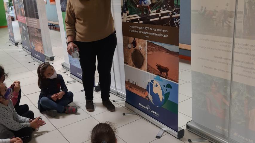 Exposición "Cuidemos el Planeta" en el CP Sierra Oeste de Sta. María de la Alameda (Madrid)