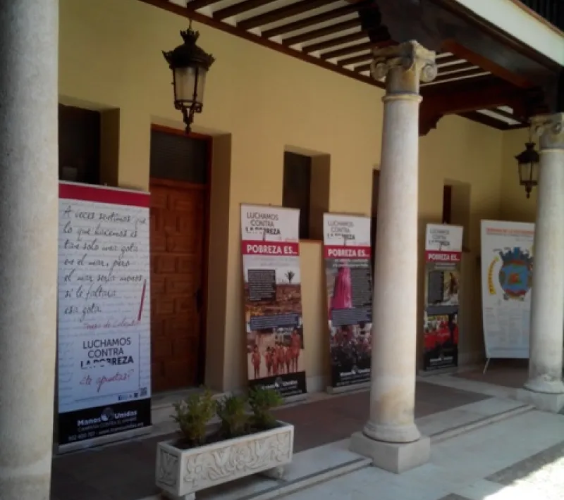 exposicion luchamos contra la pobreza