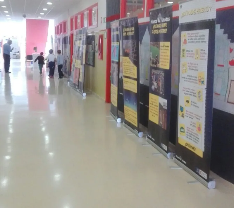 exposicion pobreza y cambio climatico en colegio sta. catalina de majadahonda mu18